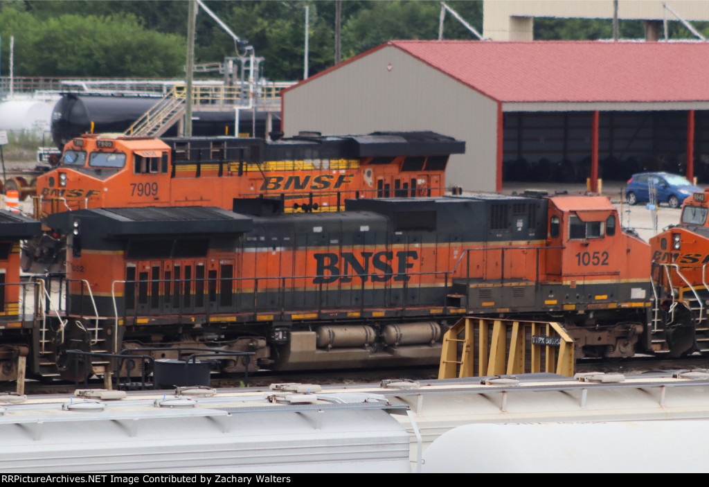 BNSF 7909 1052